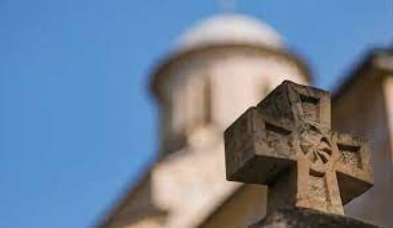 Bugajski: Kisha Serbe ka vjedhur trashëgiminë e Kishës Ortodokse Malazeze, ka pushtuar manastiret dhe kishat e saj