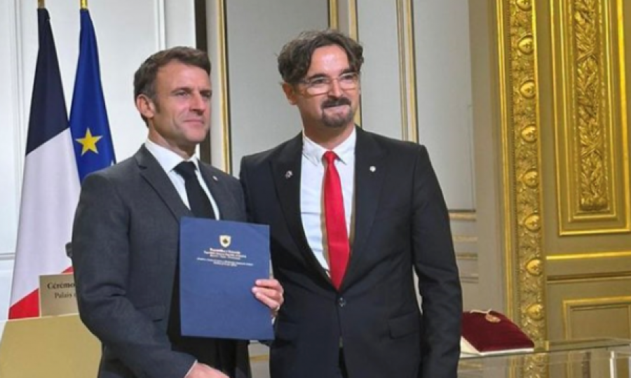 Ambasadori i Kosovës ia dorëzon kredencialet presidentit Macron