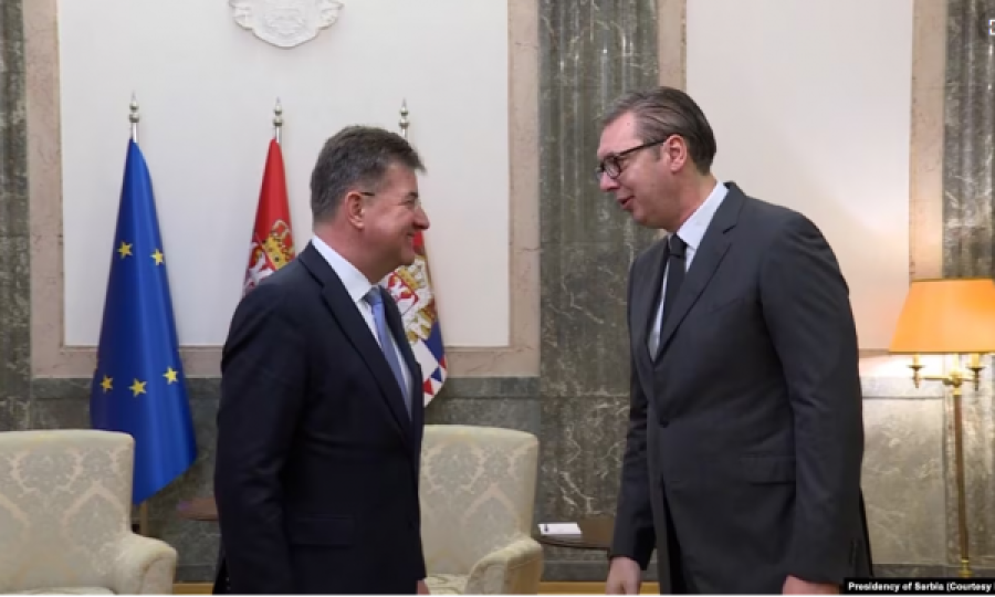 Lajçaku në Beograd takohet me Vuçiqin