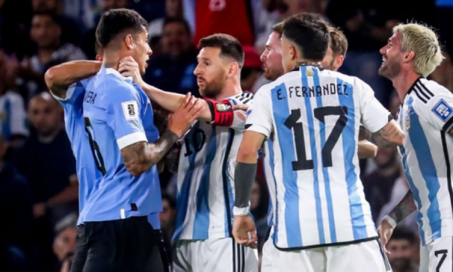 Lionel Messi kacafytet  me lojtarët e Uruguait, reagon në lidhje me situatën