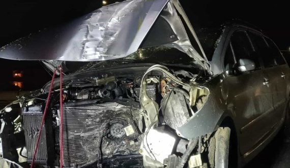 Aksident mes 3 veturash në rrugën Kaçanik-Ferizaj, një i vdekur dhe pesë të lënduar
