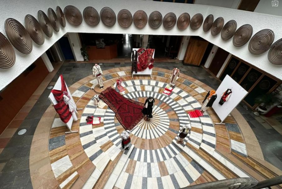 U hap ekspozita me veshje shqiptare dhe të komuniteteve në Bibliotekën Kombëtare