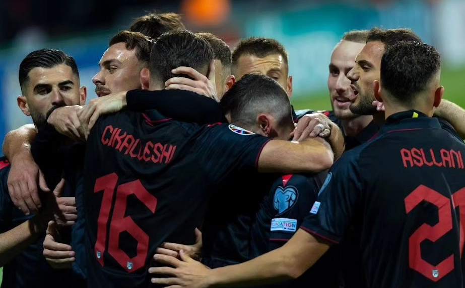Shqipëria synon pozitën e parë me ndeshjen e fundit të grupeve që zhvillon sonte  ndaj Faroe. 