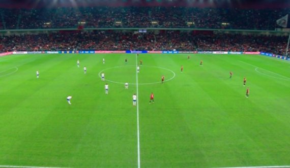 Mbyllet pa gola pjesa e parë në ndeshjen mes Shqipërisë dhe Ishujve Faroe