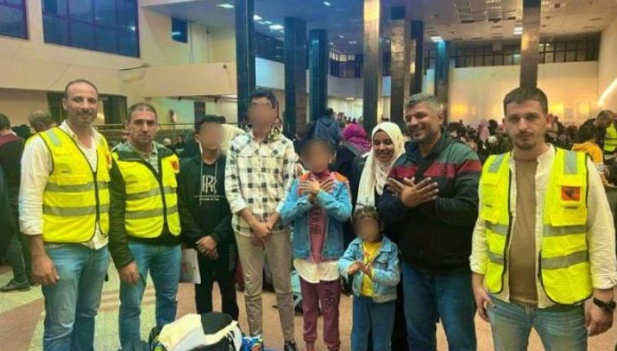 Familja shqiptare me 6 anëtarë evakuohet nga Gaza