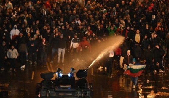 Protesta të dhunshme në Bullgari pasi Kombëtarja dështoi të kualifikohej në Euro 2024, kërkohet dorëheqja e krerëve të Federatës