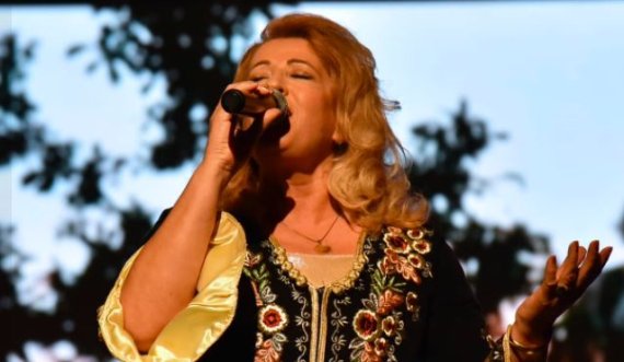 Shkurte Fejza shkëlqen me interpretimin e saj në koncertin 'Mora udhë kah Manastiri'