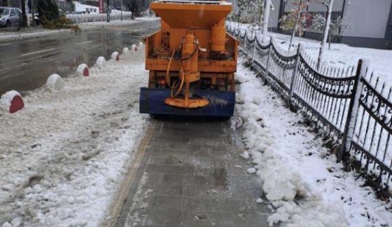 Reshjet e borës në Prishtinë, Rama: Po kujdesemi që rrugët të jenë të pastra e lehtë të qarkullueshme