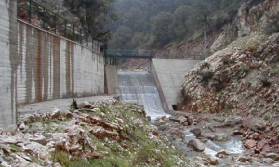 50-vjeçari shqiptar humb jetën në Greqi: E zuri balta poshtë ndërsa punonte