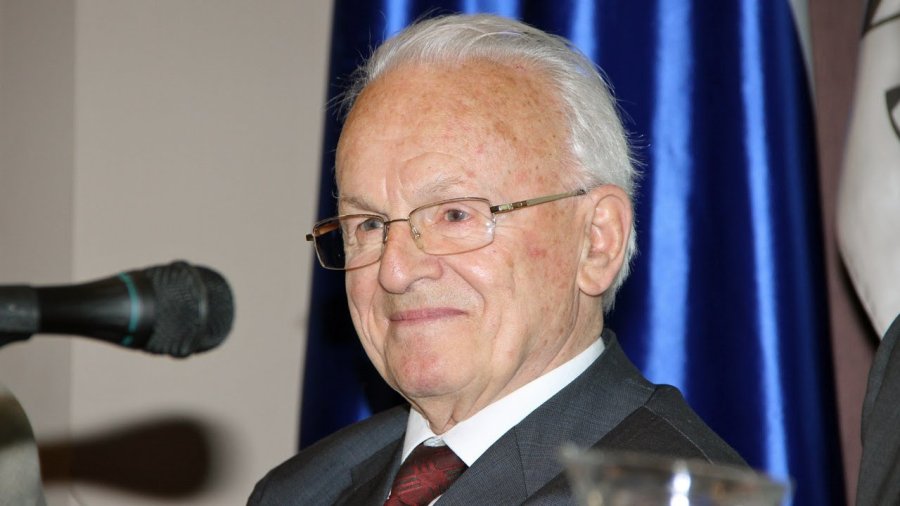 FILOZOFIA POLITIKE E ADEM DEMAÇIT PËR UÇK-ën DHE ATA QË NA FYENIN
