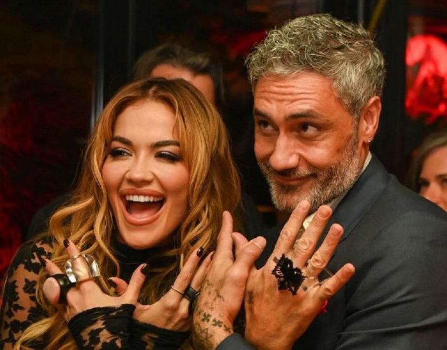 Rita Ora dhe Taika Waititi shfaqen plot stil në Londër