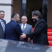 Ministri i Mbrojtjes takohet me Përparim Ramës, tregon për çka folën