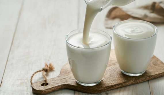 Humbni në peshë dhe detoksikoni organizmin përmes dietës me jogurt