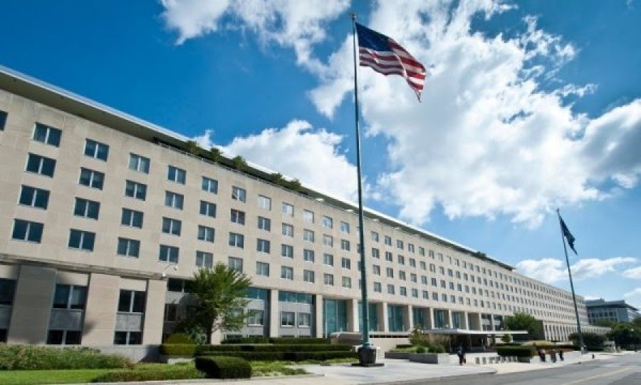 Departamenti amerikan i Shtetit: Ne kemi vërejtur disa tërheqje të forcave serbe nga kufiri me Kosovën