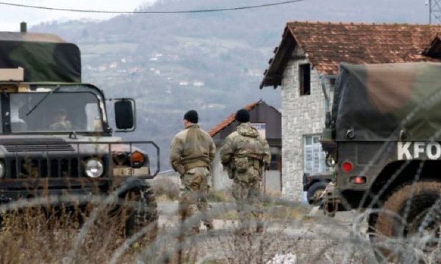 Analisti serb: NATO po rrit numrin e trupave të KFOR-it jo për shkak të kërkesave, por për shkak të sjelljes së Serbisë