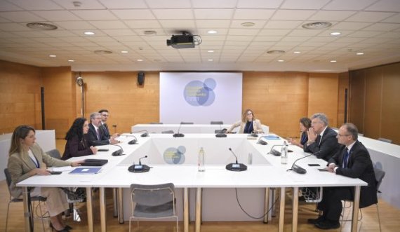 Osmani e informon  kryeministrin e Kroacisë për provat e aktit agresor të Serbisë në veri