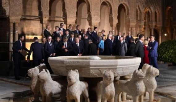 27 udhëheqësit e BE-së kanë miratuar një deklaratë të Granadës