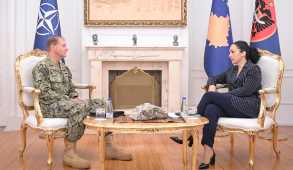 Osmani takohet me komandantin e NATO’s në Napoli: Serbia t’i heqë trupat ushtarak nga kufiri