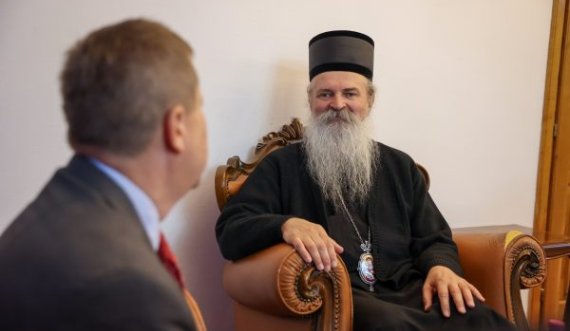 Shefi i zyrës së BE’së takohet me Teodosijen, i thotë se Kisha mund të luajë rol në pajtim dhe në nxitjen e harmonisë ndër komunitete