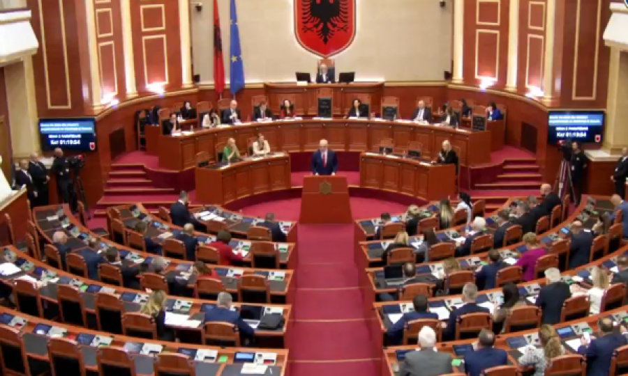 Edi Rama në Kuvend edhe për asociacionin:  Kosova po humbet shansin historik për të bërë progres në luftën diplomatike me Serbinë