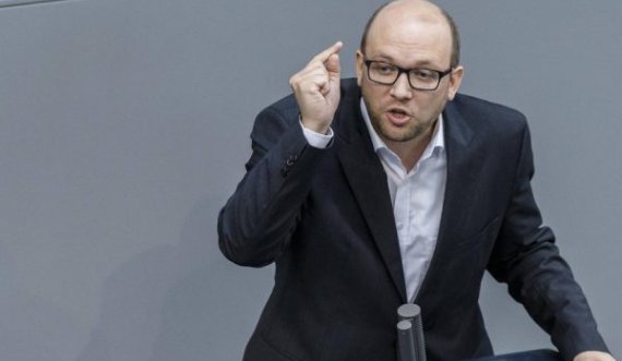 Sarrazin: Kosova mund ta bllokojë veç veten