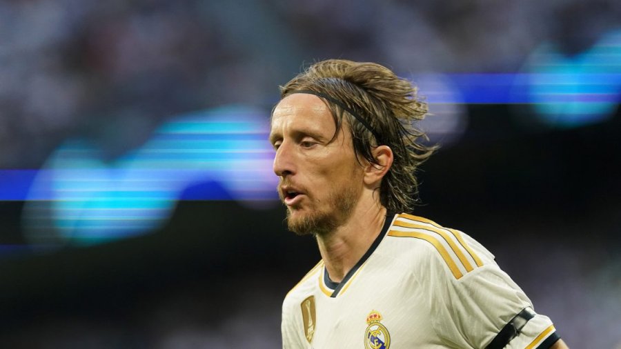 Modric dëshiron të luajë edhe një vit në Real Madrid