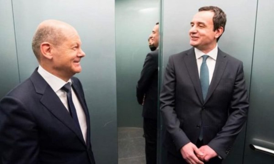 Kurti në Tiranë për Samitin e Procesit të Berlinit, do të takohet me kancelarin Scholz