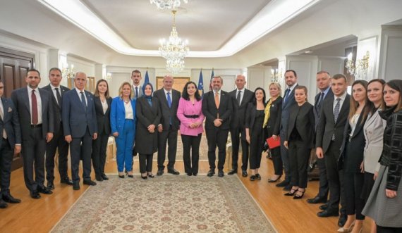 Presidentja Osmani pret një delegacion nga Oda e Ankarasë 