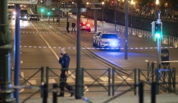 Policia e Brukselit ka qëlluar  një person, nuk dihet nëse është sulmuesi që vrau mbrëmë dy shtetas suedezë