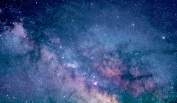 Paralajmërimi i astronomëve: Yjet po zhduken nga qielli i natës