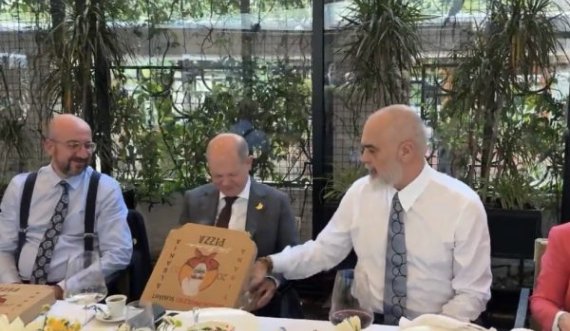 Edi Rama zbulon pamje nga dreka e Samitit, këta persona i befasoi me pakot e pizzave- por aty kishte diçka tjetër