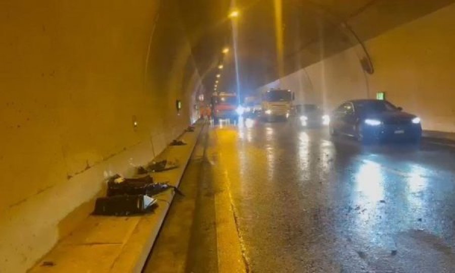 Aksidenti me 2 viktima në tunelin e Kalimashit, arrestohet shoferi i “Benzit”
