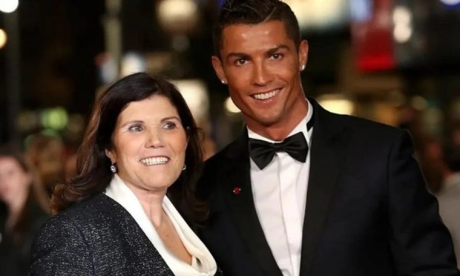 Zbulohet sekreti familjar,  pse Cristiano Ronaldo po jeton me nënën e tij