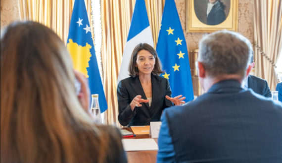 Sekretarja franceze për çështje Evropiane: Është e rëndësishme që Kosova të riangazhohet në dialog me Serbinë