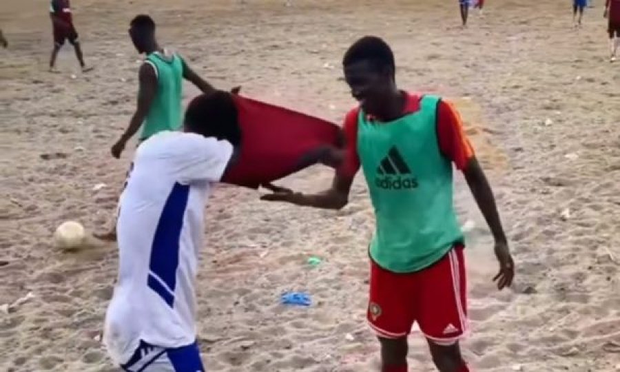 Futbollisti i Senegalit: Ja ku e ke fanellën, mos u lodh duke më ndjekur dhe duke më kapur