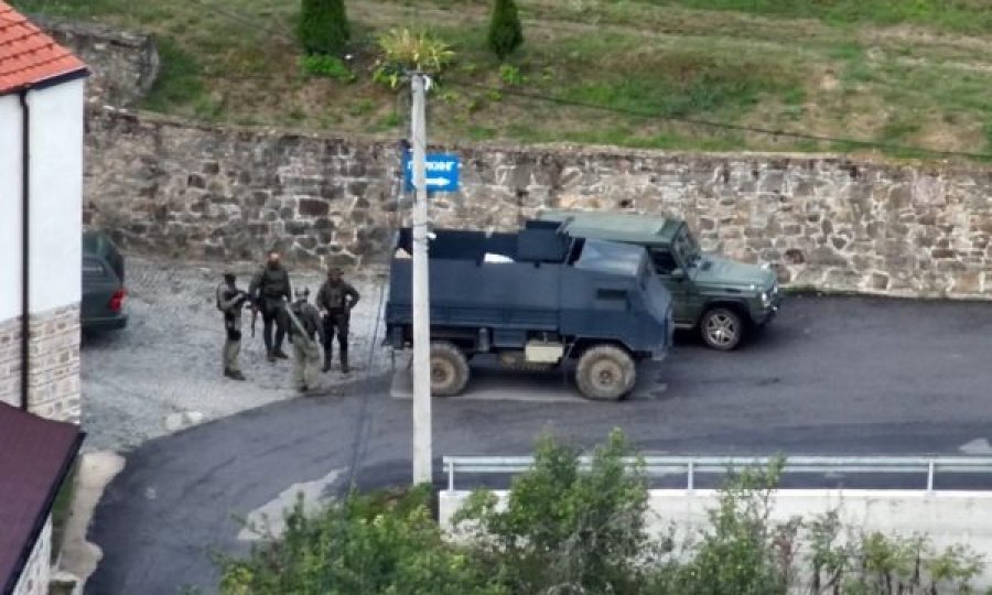 Gjykata ua vazhdon paraburgimin edhe për dy muaj tre prej terroristëve të Banjskës