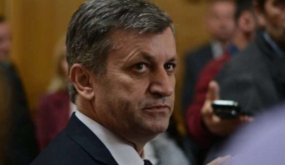 Ismet Beqiri mbron Kryetarin e Kuvendit: Nuk mbaj mend që Glauk Konjufca ka hedhur gaz lotsjellës