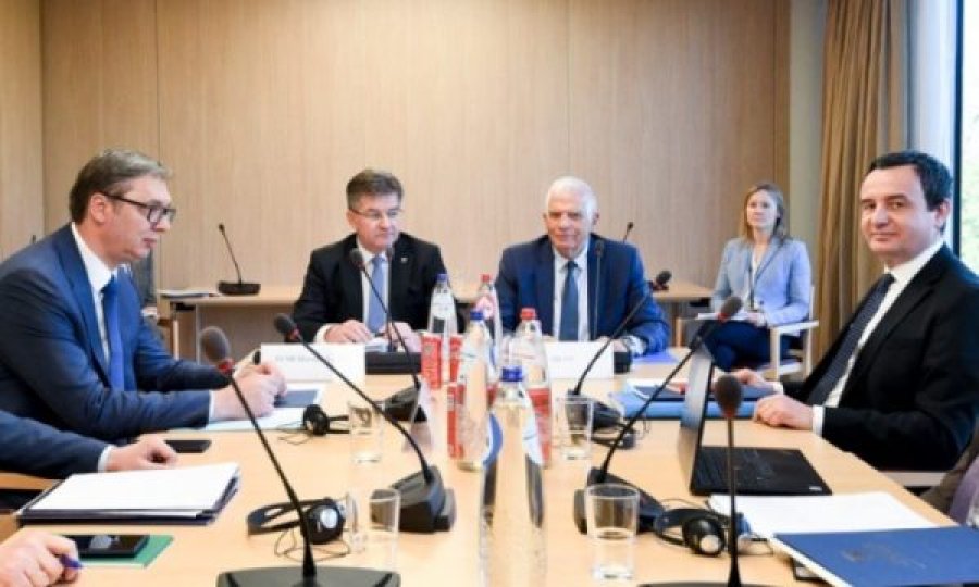 Qeveria e Kosovës: Vuçiq ka refuzuar të nënshkruajë marrëveshje me Kosovën