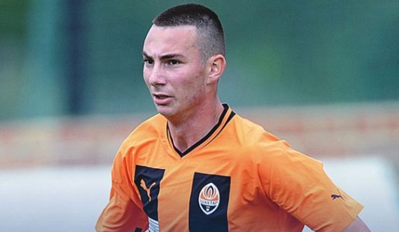 Futbollisti ukrainas iku nga shteti i tij pasi s’është gati për të luftuar/ Babai: Ka shkuar në Rusi, atje është i sigurt