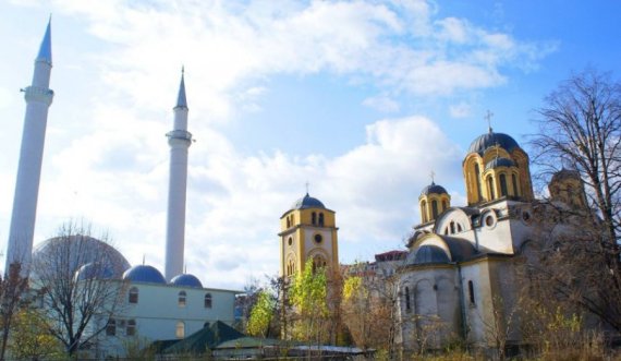 Marrëdhënia midis iluminizmit dhe fesë është komplekse në Kosovë
