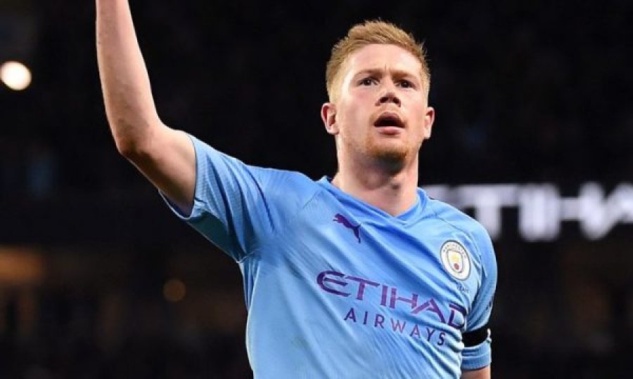 Kevin de Bruyne u përshëndet me tifozët e 'Citizens'