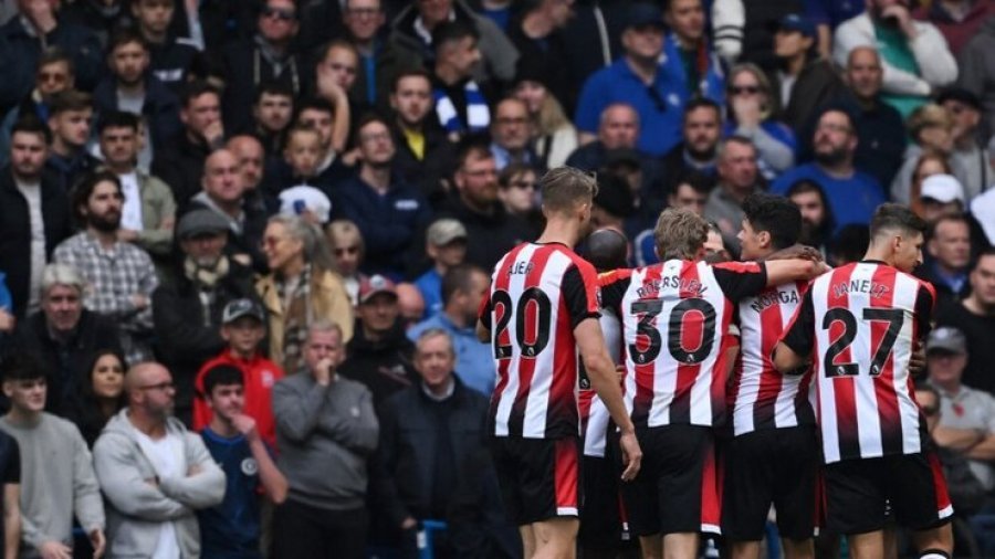 Chelsea rikthehet te humbja, Brentford fiton në 'Stamford Bridge'