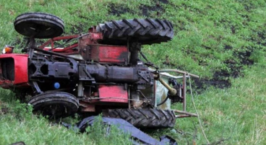 U rrokullis me traktor derisa ishte duke punuar tokën, vdes një person në Gjakovë