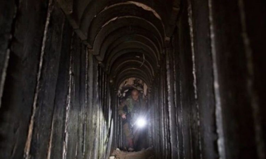 Zbulohet rrjeti misterioz i tuneleve nëntokësore i përdorur nga Hamasi