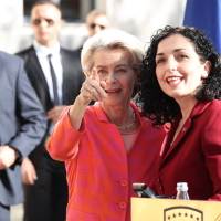 Ursula von der Leyen: Lajm i mirë, Kosovës po i hiqen masat