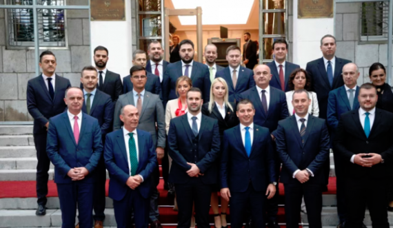 Mali i Zi, zgjidhet qeveria e re me mbështetje të partive pro-serbe dhe pro-ruse