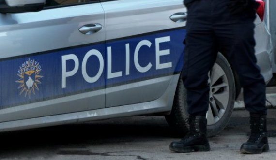 Policia e Kosovës arreston dy zyrtarë në Qendrën për Regjistrim Civil 