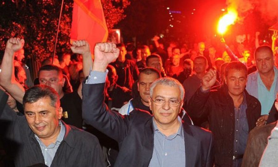 I akuzuar për grusht shtet, mik i Vuçiqit, kundërshtar i pavarësisë së Kosovës: Kush është Andrija Mandiq, kryetar i ri i parlamentit malazez?