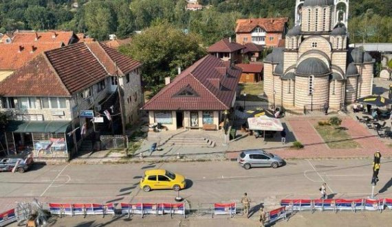 Komuna e Leposaviqit liron rrugën e bllokuar për bartjen e nxënësve me aftësi të kufizuara