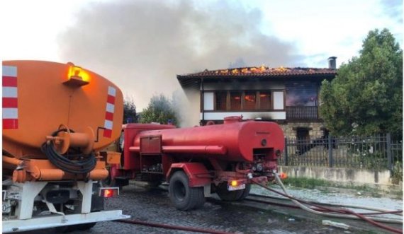 Arrestohen  në Gjakovë tre të mitur, dyshohen se ia vunë flakën Muzeut të Muzikes 